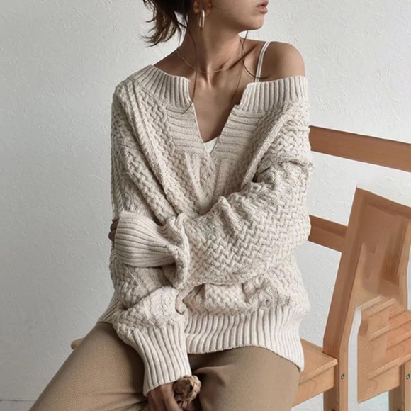 Sweaters - Sweater cable knit twist chunky khaki cream thick long sleeve winter v-neck